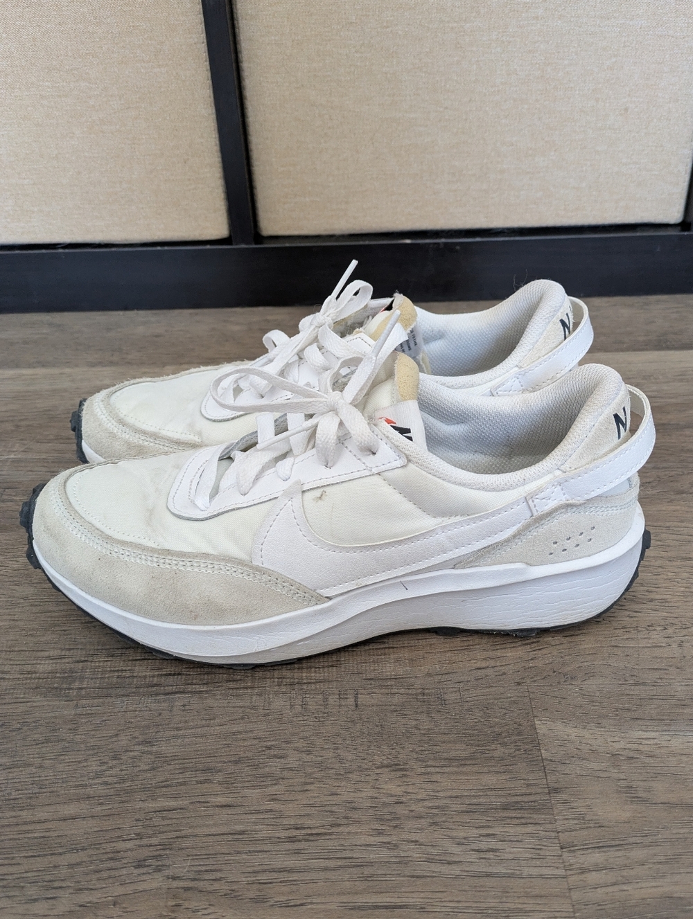 Nike Women's Neutral Waffle Sneaker Sz 8